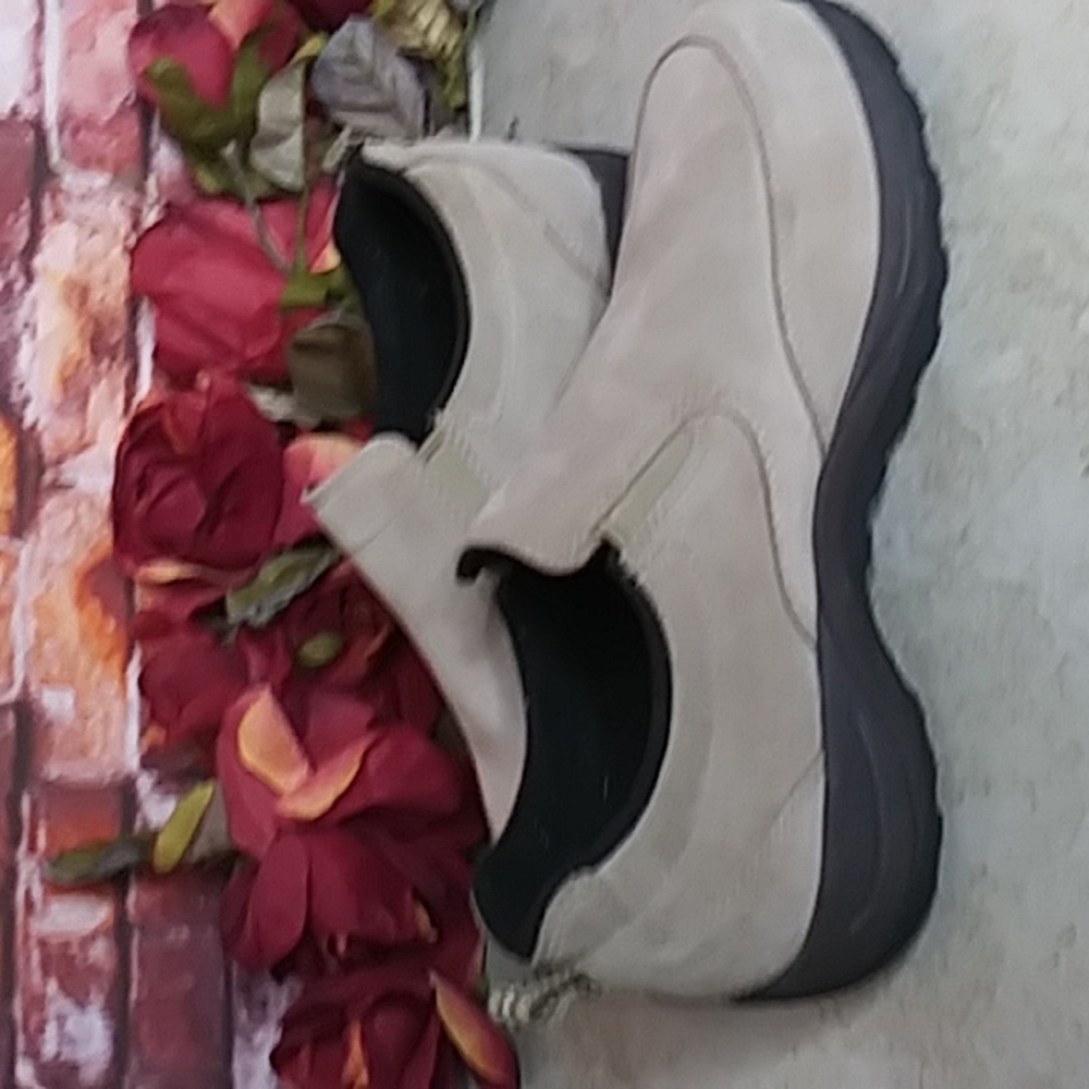 L. L. Bean Mushroom Gray Suede Slip on Comfort Loafers - Picture 5 of 10